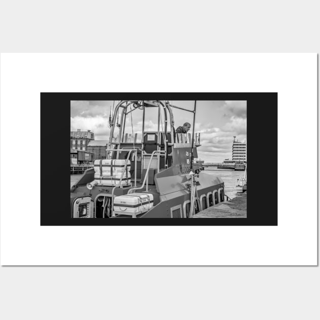 RNLI lifeboat moored in Great Yarmouth Wall Art by yackers1